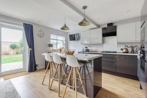 3 bedroom semi-detached house to rent, Waterloo Crescent,  Wokingham,  RG40