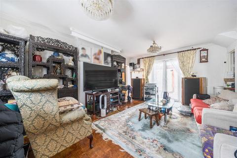 undefined, Lancaster Road, London