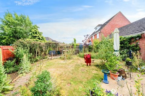 17 Bath Road, Bracebridge Heath, Lincoln, LN4 2TU