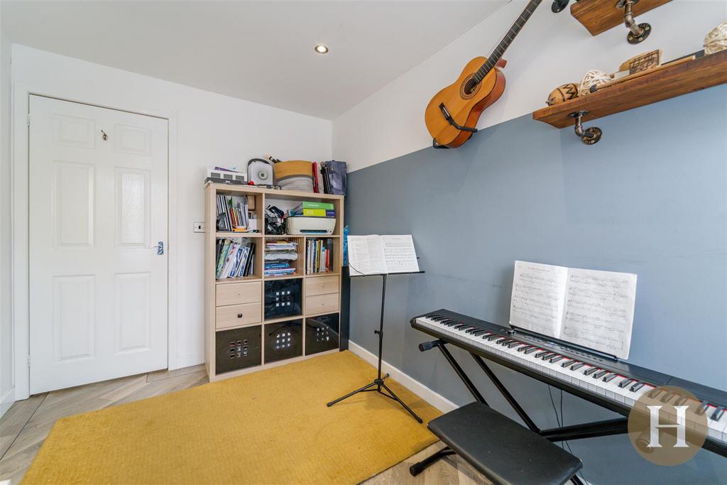 Hadleigh Estate Agents-37.jpg