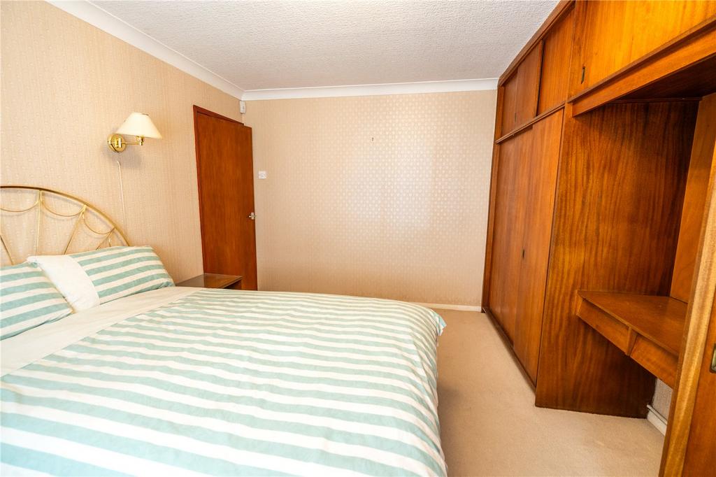 Bedroom 1 (2)