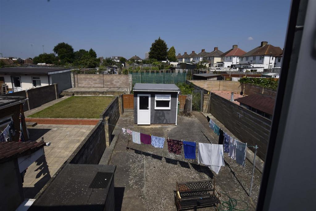 Garden to rear.jpg