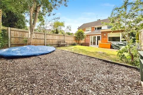 4 Chiltern Road, Sandhurst, GU47 8NB