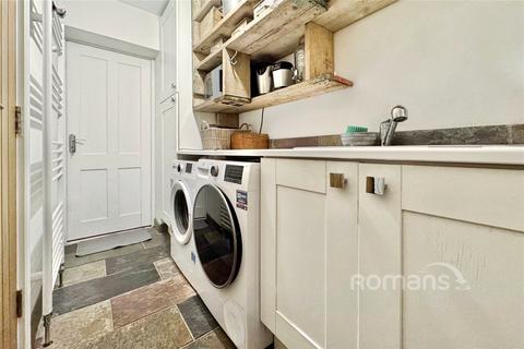 4 Chiltern Road, Sandhurst, GU47 8NB