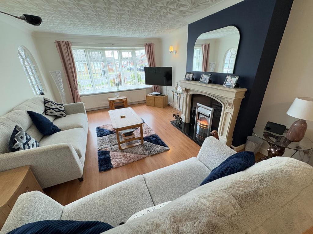 Lounge/dining room