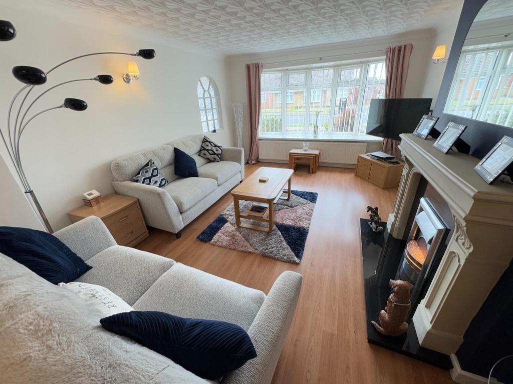 Lounge/dining room