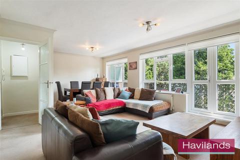 3 bedroom flat for sale, Springbank, Winchmore Hill, N21