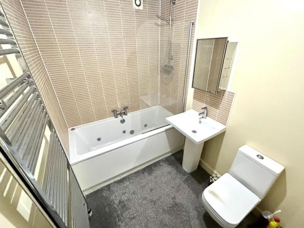 Bathroom.JPG