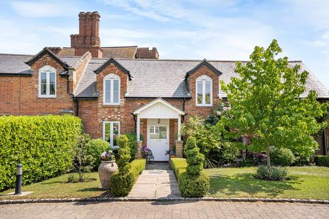3 bedroom semi-detached house for sale, The Courtyard, Bedwell Park Cucumber Lane, Essendon, AL9