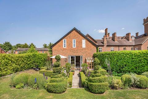 3 bedroom semi-detached house for sale, The Courtyard, Bedwell Park Cucumber Lane, Essendon, AL9