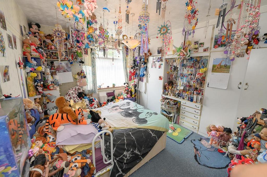 Bedroom one.jpg