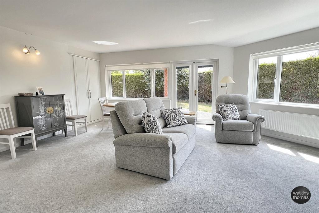 Sitting/Dining Room