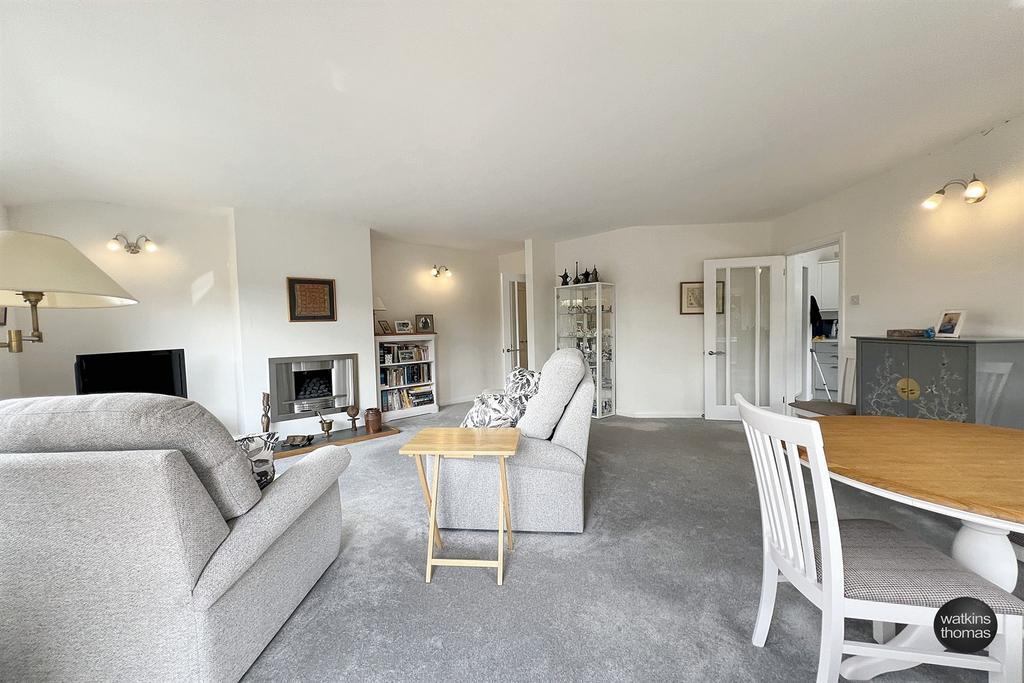 Sitting/Dining Room