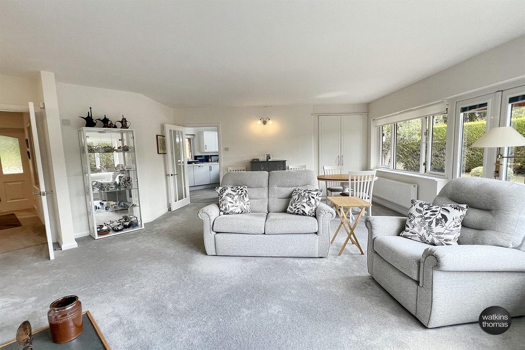 Sitting/Dining Room