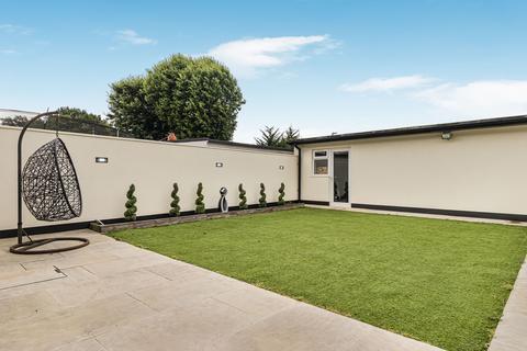 4 bedroom semi-detached house for sale, Binyon Crescent, Stanmore, HA7