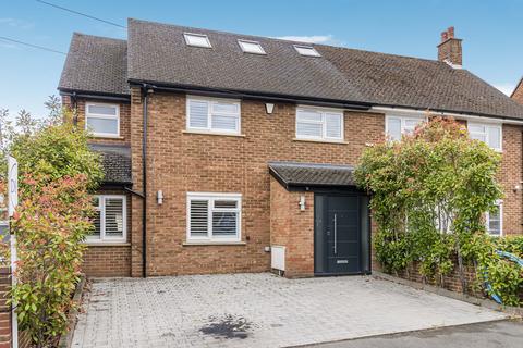 4 bedroom semi-detached house for sale, Binyon Crescent, Stanmore, HA7