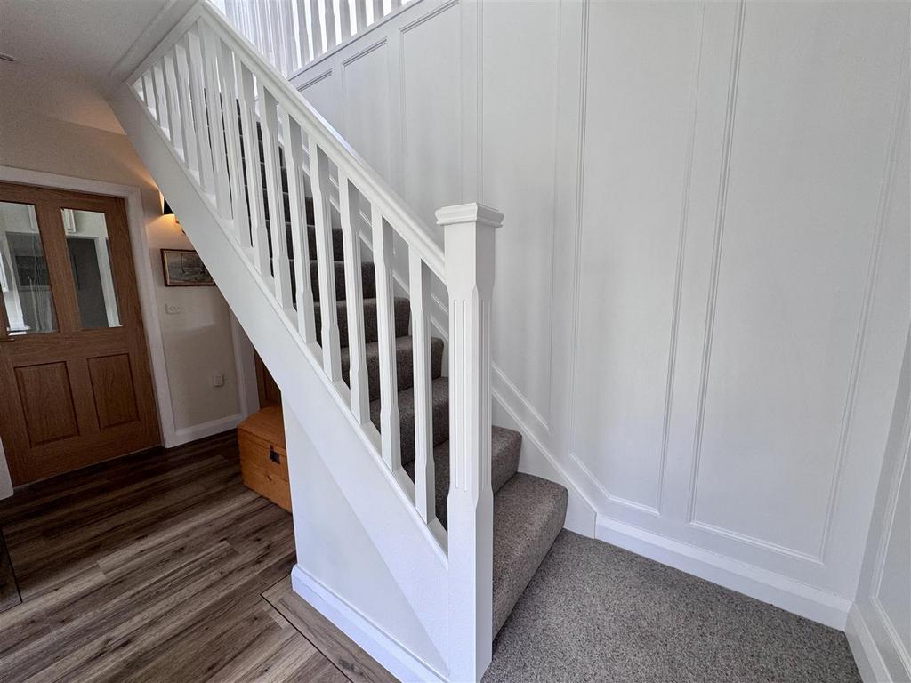 Entrance Hall/Prif Fynedfa
