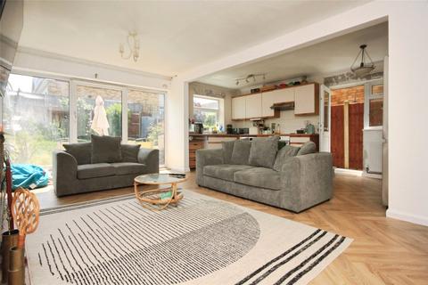 4 bedroom semi-detached house for sale, Tudor Walk, Wickford, Essex, SS12