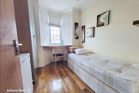 undefined, Halstead Road, Winchmore Hill, N21