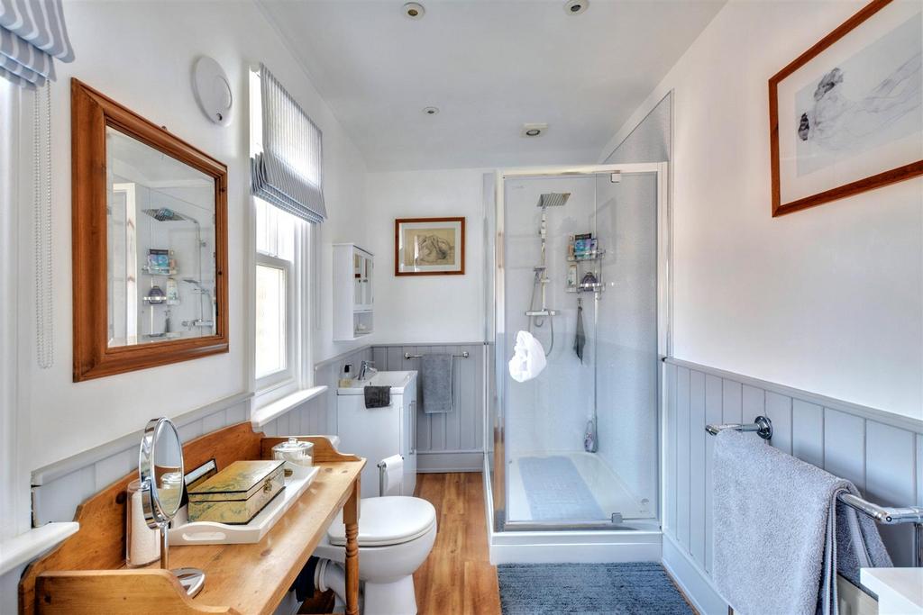 Ensuite.jpeg