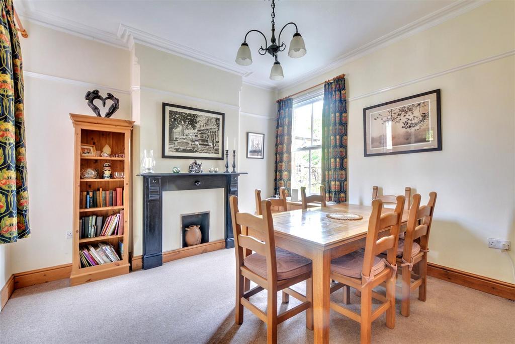 Dining Room 1.jpeg