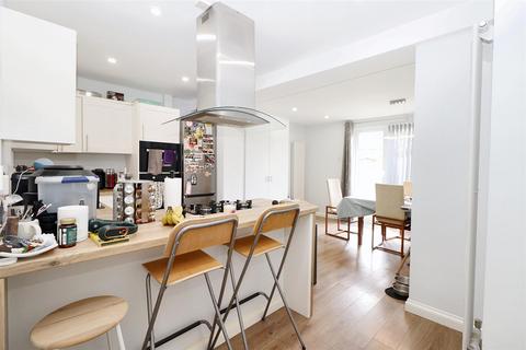 2 bedroom end of terrace house for sale, Linton Avenue, Borehamwood