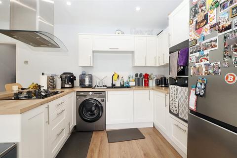 2 bedroom end of terrace house for sale, Linton Avenue, Borehamwood