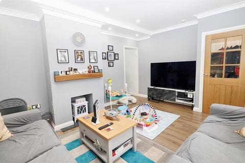2 bedroom end of terrace house for sale, Linton Avenue, Borehamwood