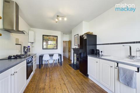 2 bedroom flat to rent, St Andrews Road, Portslade, Brighton, BN41