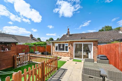 46 Downsview, Small Dole, Henfield, BN5 9YB