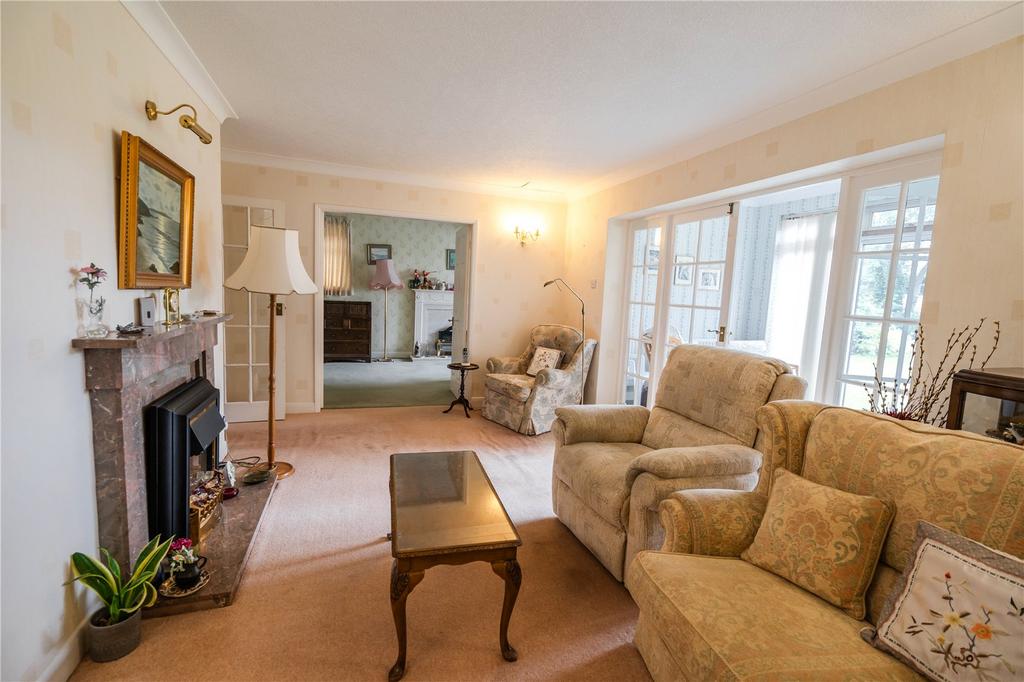 Living Room (2)