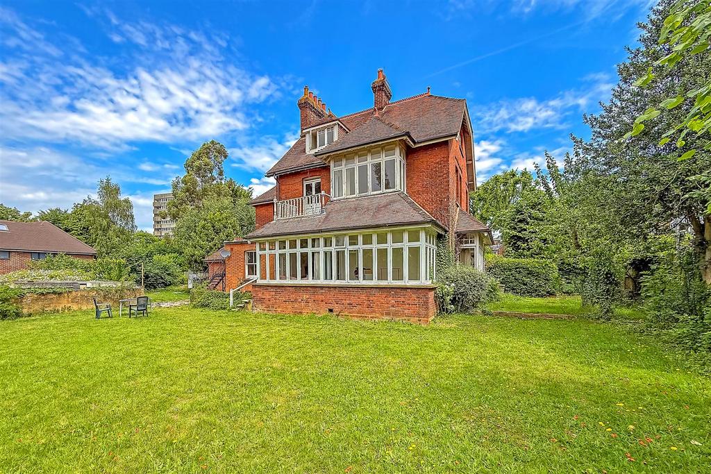 1 Ridgmont Road-45.jpg