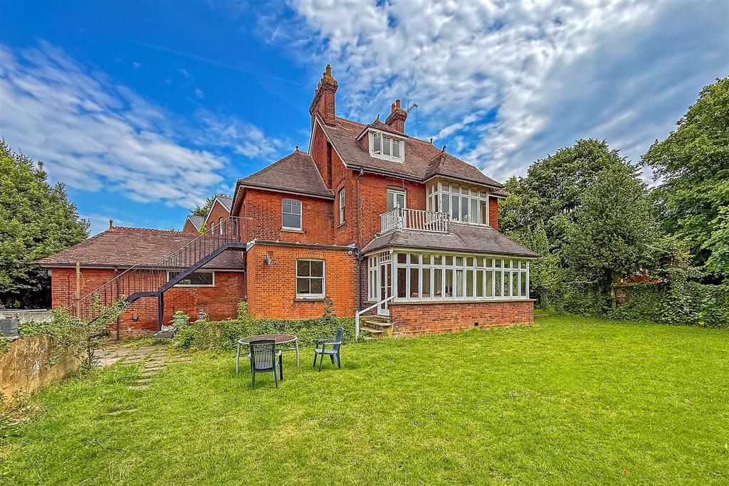 1 Ridgmont Road-47.jpg