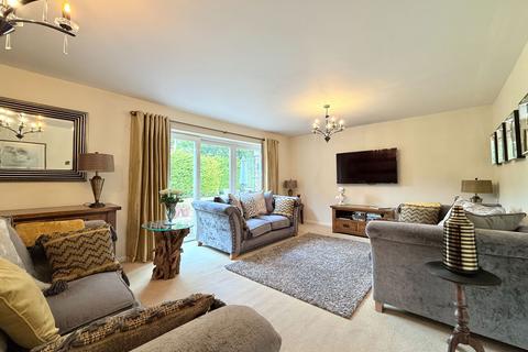 15 Bishopton Close, Shirley, Solihull, B90 4AH