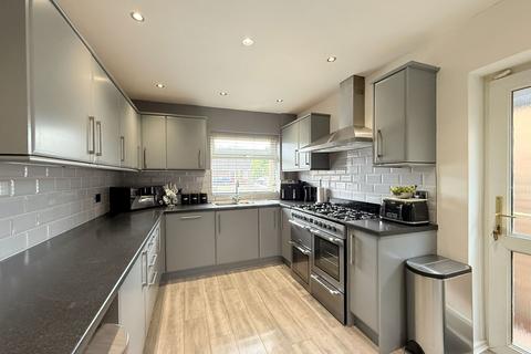 15 Bishopton Close, Shirley, Solihull, B90 4AH