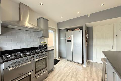15 Bishopton Close, Shirley, Solihull, B90 4AH
