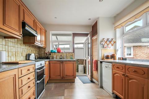 undefined, Middle Onslow Close, Worthing BN12