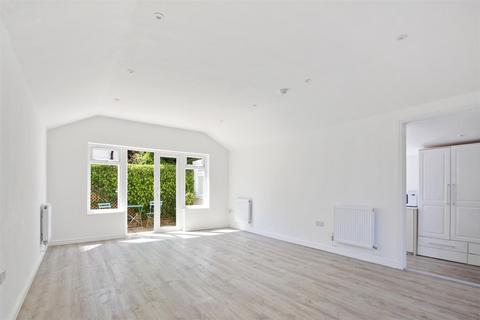 14 The Poplars, Ferring, Worthing, BN12 5QL