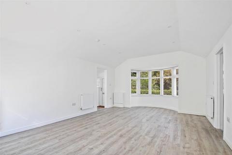 14 The Poplars, Ferring, Worthing, BN12 5QL