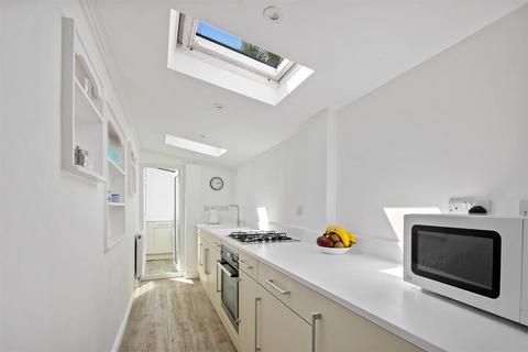 14 The Poplars, Ferring, Worthing, BN12 5QL