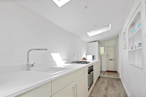 14 The Poplars, Ferring, Worthing, BN12 5QL