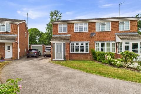 undefined, Dove Close, Buckingham