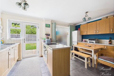 undefined, Dove Close, Buckingham