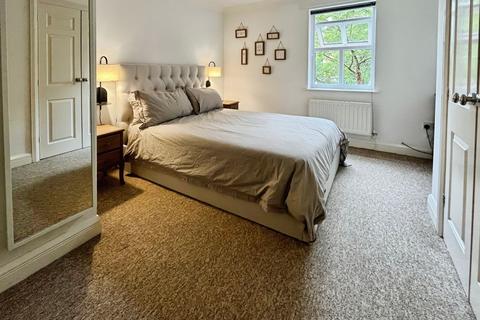 2 bedroom flat for sale, Olive Shapley Avenue, Didsbury, Manchester, M20