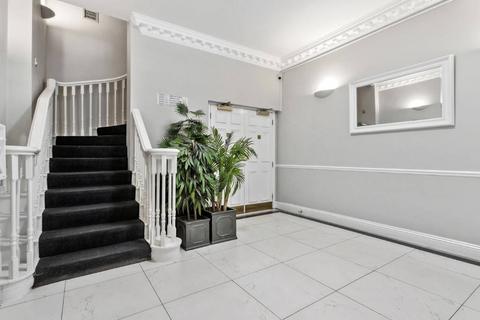 2 bedroom flat for sale, Belsize Park NW3