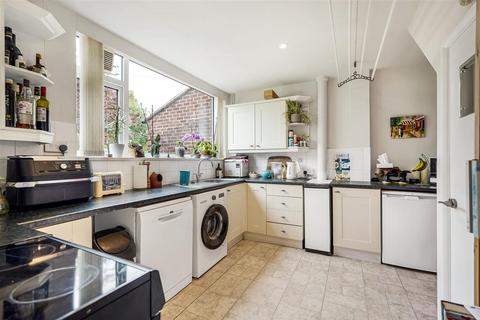 5 Cedar Grove, Barton, Richmond, DL10 6JP