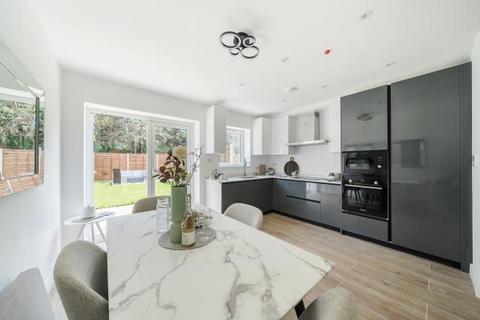 undefined, Champagne Walk,  Finchley,  London,  N3