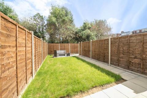 undefined, Champagne Walk,  Finchley,  London,  N3