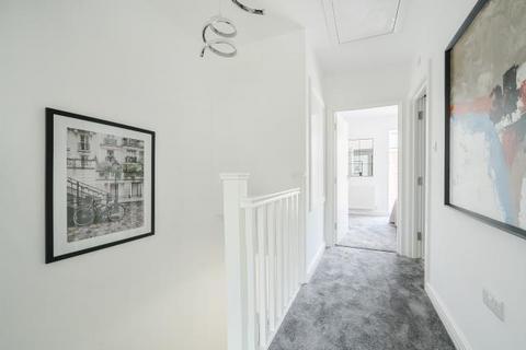 undefined, Champagne Walk,  Finchley,  London,  N3