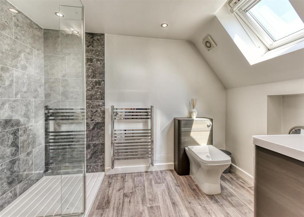 9 Prosper Meadow-En Suite.jpg